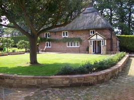 Thatched Cottage Holiday Let / Rental - Stevens Crouch, Battle, East Sussex